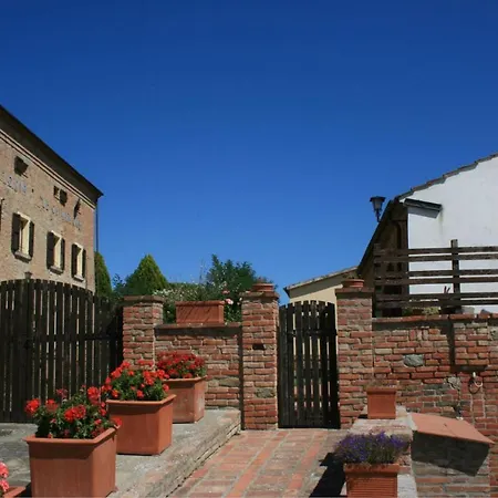 Apartment Chianacce Sleeps 4 Pool *